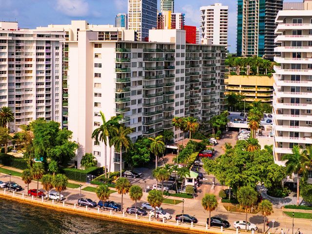 Brickell Bay Tower apartments for sale and rent