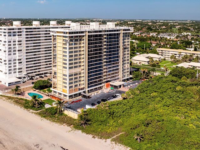 Cloister Del Mar apartments for sale and rent