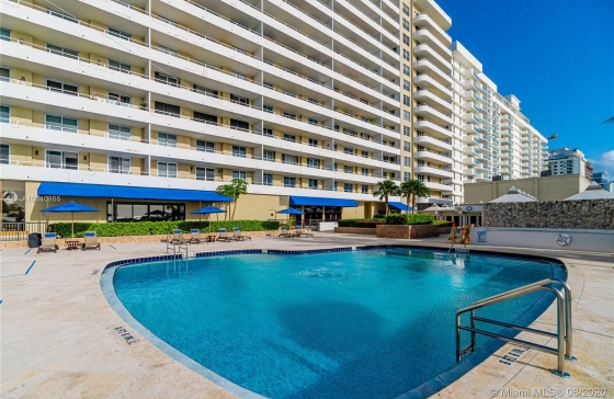 Oceanside Plaza Condo for Sale, 5555 Collins Ave ...