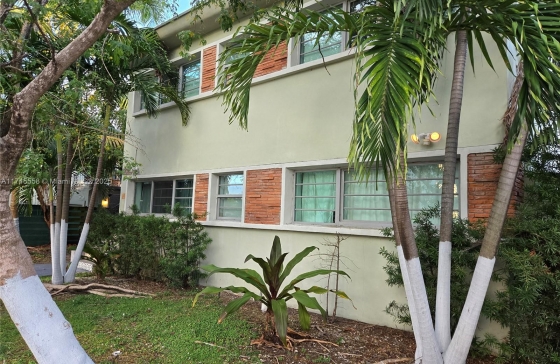 7025  Rue Granville #