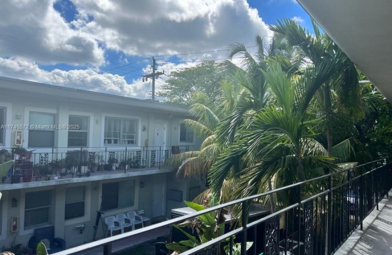 7035  Rue Granville #