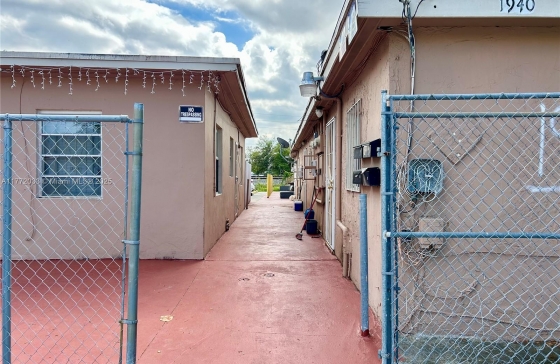 1940  Ali Baba Ave #