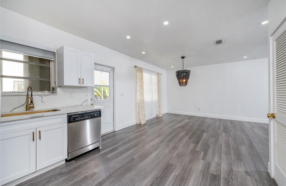 1704 S Le Jeune Rd #