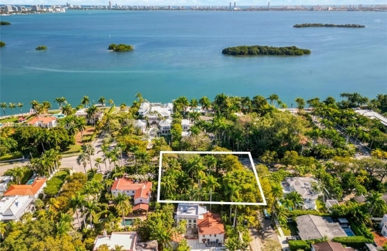 5810 N Bayshore Dr #