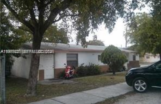 2100 NW 4th St #